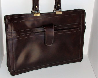 Retro Briefcase Leather Lots of Room Very Retro Stylish Make A Statement With This Piece Very Nice Condition