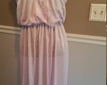 Nylon Nightgown. Size 16/18. Lilac