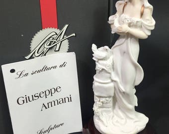 NEW Giuseppe Armani Sculpture miniature Lady with Doves in original box with paperwork 5" tall on wood base