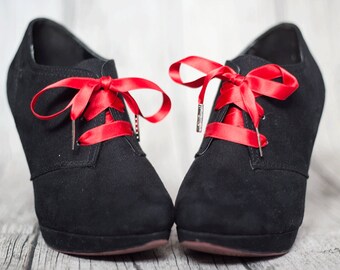 Shoe laces, double faced satin ribbon