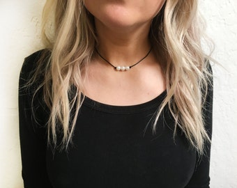 Three pearl choker necklace - triple pearl choker, white pearl choker, pearl necklace, thin choker