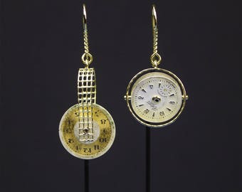 Yellow gold earrings with single-piece clock dials