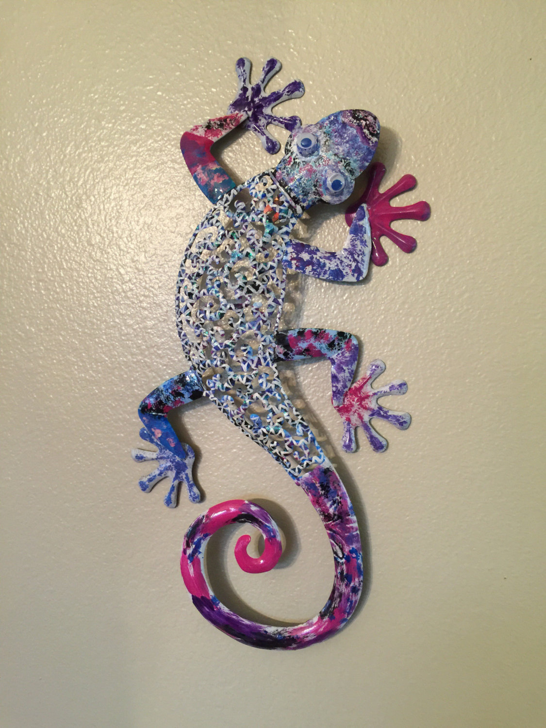 Hand Painted Gecko Metal Wall Art