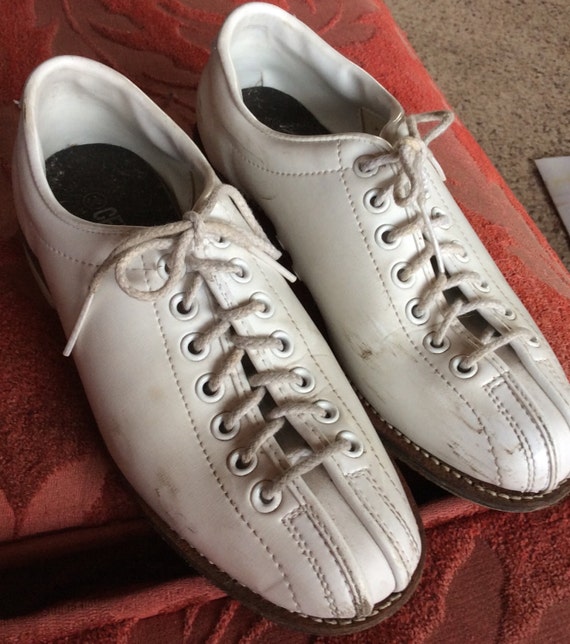VINTAGE BOWLING SHOES beige ladies athletic footwear mid
