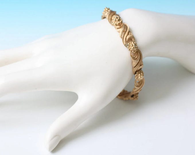 Avon Floral Design Bracelet Gold Tone Vintage