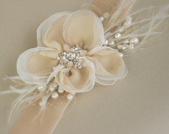 Wedding dress belt, Bridal sash belt, Wedding sashes belts, Champagne sashes belts, Flower waistband, Pearl Beige Velvet Bridal belt