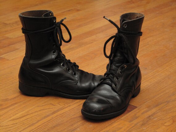 genesco combat boots