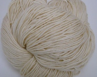 1/2 lb. 100% USA Targee Wool Yarn 1/2 pound Heavy Worsted weight Yarn