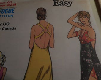 Vintage 1970's Vogue 8337 Dress and Shorts Sewing Pattern, Size 10 Bust 32 1/2