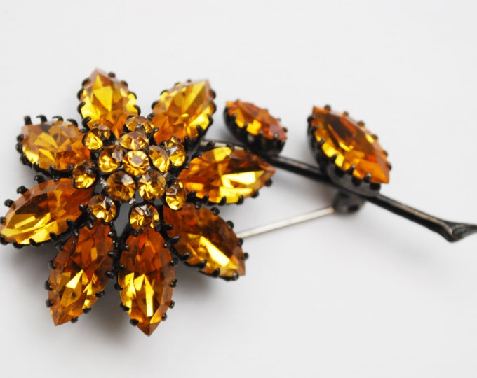 Flower Brooch - Yellow orange Rhinestone - Black Japaned setting - Signed Austria- Daisy Floral Pin