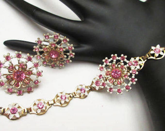 Vintage Flower Bracelet and Earring - Pink rhinestone - white Enamel Gold metal Floral jewelry set