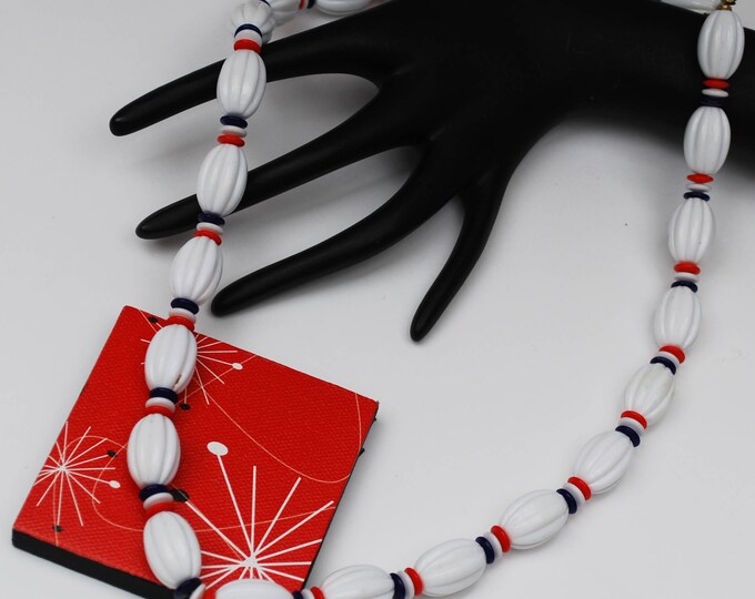 Crown Trifari bead Necklace - Red White Blue Lucite Beads - Patriotic - Mid Century necklace