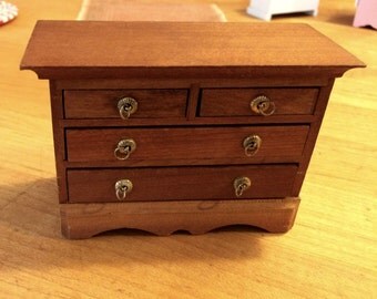 Reevesline Vintage Miniature Dresser