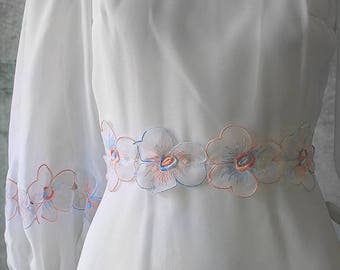 Vintage 1970s Italian Wedding Dress Floral Design Romantic Boho Style White Dress Long Sleeve High Neck Long Bridal Gown Embroidered Dress