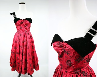 80's Does 50's Sweetheart Red & Black Floral Velvet Party Dress