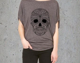 Sugar Skull Clothing,SUGAR SKULL T Shirt)Girlfriend Gifts,Day of the Dead Clothing-Flowy Slouchy Tunic,Women's Graphic Tee-Birthday Gifts