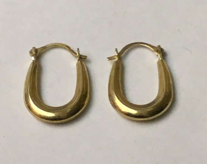 Storewide 25% Off SALE Vintage 10k Yellow Gold Designer Elongated Hoop Pierced Earrings Featuring Elegant Smooth Finish Design