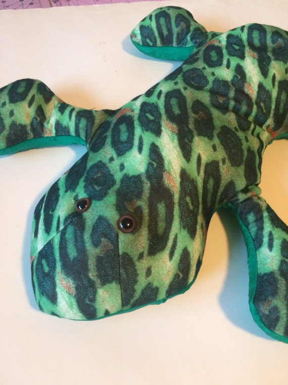 weighted stuffed lizard