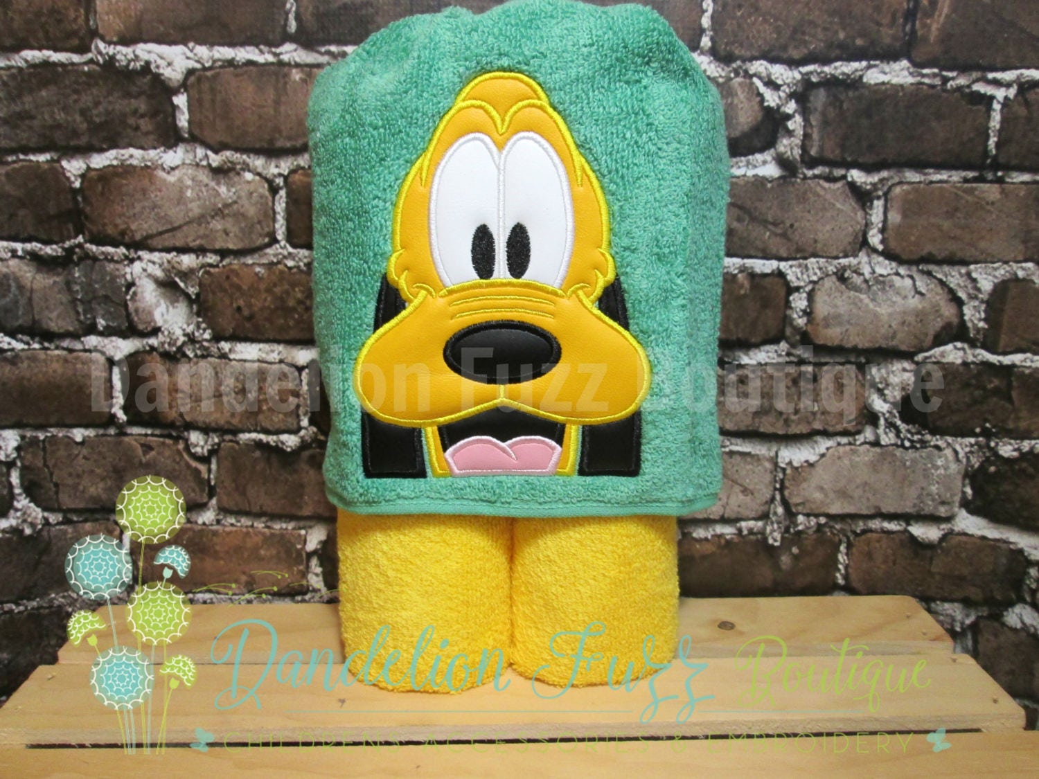 Friendly Dog Hooded Towel, Pool Towel, Beach Towel, Mickey Mouse Birthday, Mickey and the Roadster Racers, Mickey Mouse Party, Party Favors