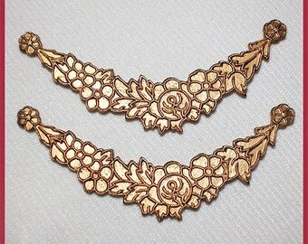 Estampes fleurs vendues x 2 pour collier, breloques cuivre laiton