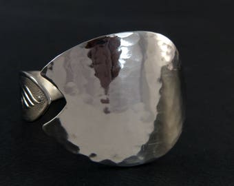 Hammered bracelet, Spoon cuff bracelet, Hammered silver,Hypoallergenic metal,Spoon jewellery,Upcycled cutlery,Custom jewelry, Spoon bangle