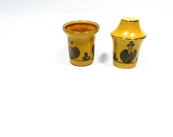 Vintage salt shaker and pepper containers, ceramics, pattern