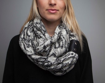 Infinity scarf / circular scarf / wrap