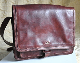 Vintage brown leather messenger bag, 70s / 80s leather crossbody bag, vintage boho bag