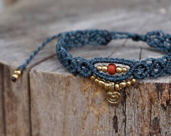 Macrame bracelet in grey