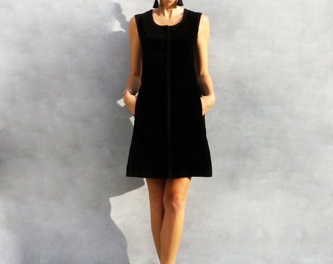 Black Velvet Dress, 60s Mod Dress, Velvet Mini Dress, Sleeveless Dress, Short Velvet Dress, Boho, Little Black Dress, Valentines Gift, 1960s