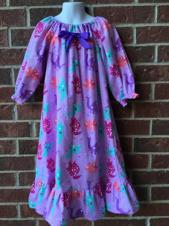 Size 5 scoop neck flannel girls nightgown. Purple with