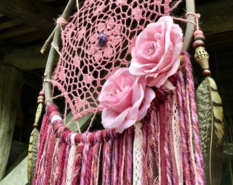 Dream Catcher - Boho Decor - Pink Doily Dreamcatcher - Nursery Mobile - Bohemian Dream Catcher - Attrape Rêves - Wall Hanging - Kids Room