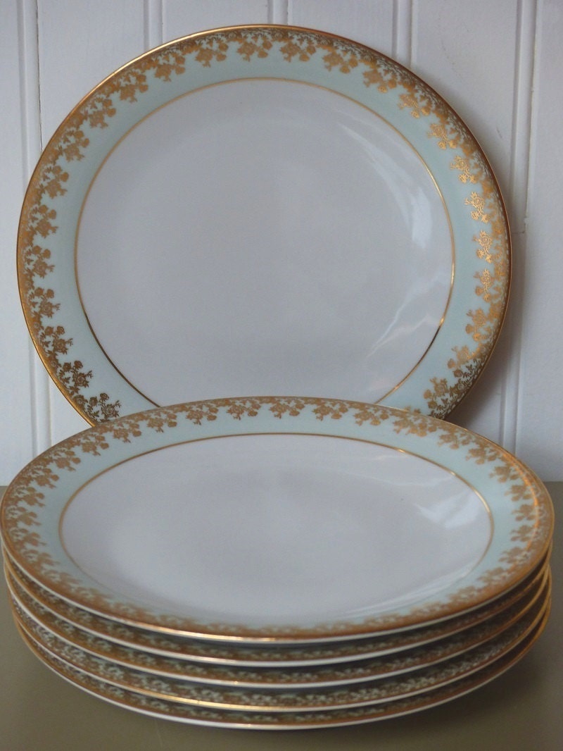 Limoges china dinner plates. Set of 6 plates with gold trim.