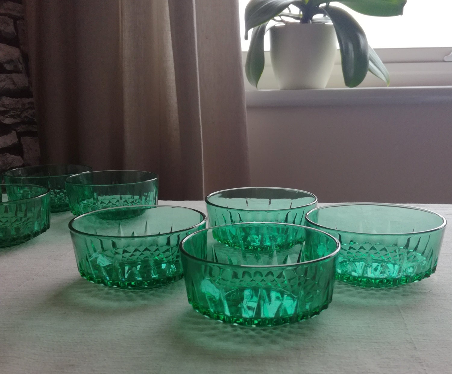 Arcoroc Set of 4 Emerald Green Glass Dessert Bowls Made in