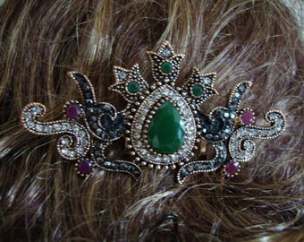 Beautiful and elegant comb with colored stones