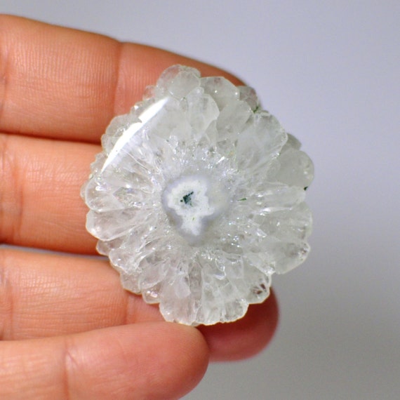100% NATURAL Solar quartz Flower shape CABOCHON. Quartz cab 37x41x5 mm. 