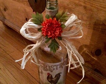 Lighted wine bottle, rooster bottle lamp, Fall decor, rooster kitchen decor ,Thanksgiving decor, farmhouse decor , bar decor, hostess gift.