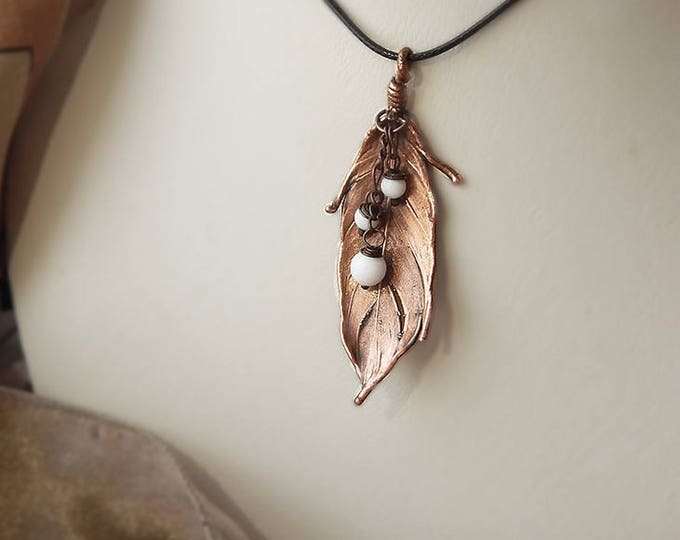 Real feather pendant, copper electroforming jewelry, white agate, metal feather, boho style, natural style, copper plated, unusual necklace
