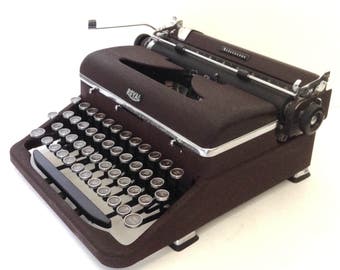 Royal Aristocrat Manual Portable Typewriter (Unusual Color)