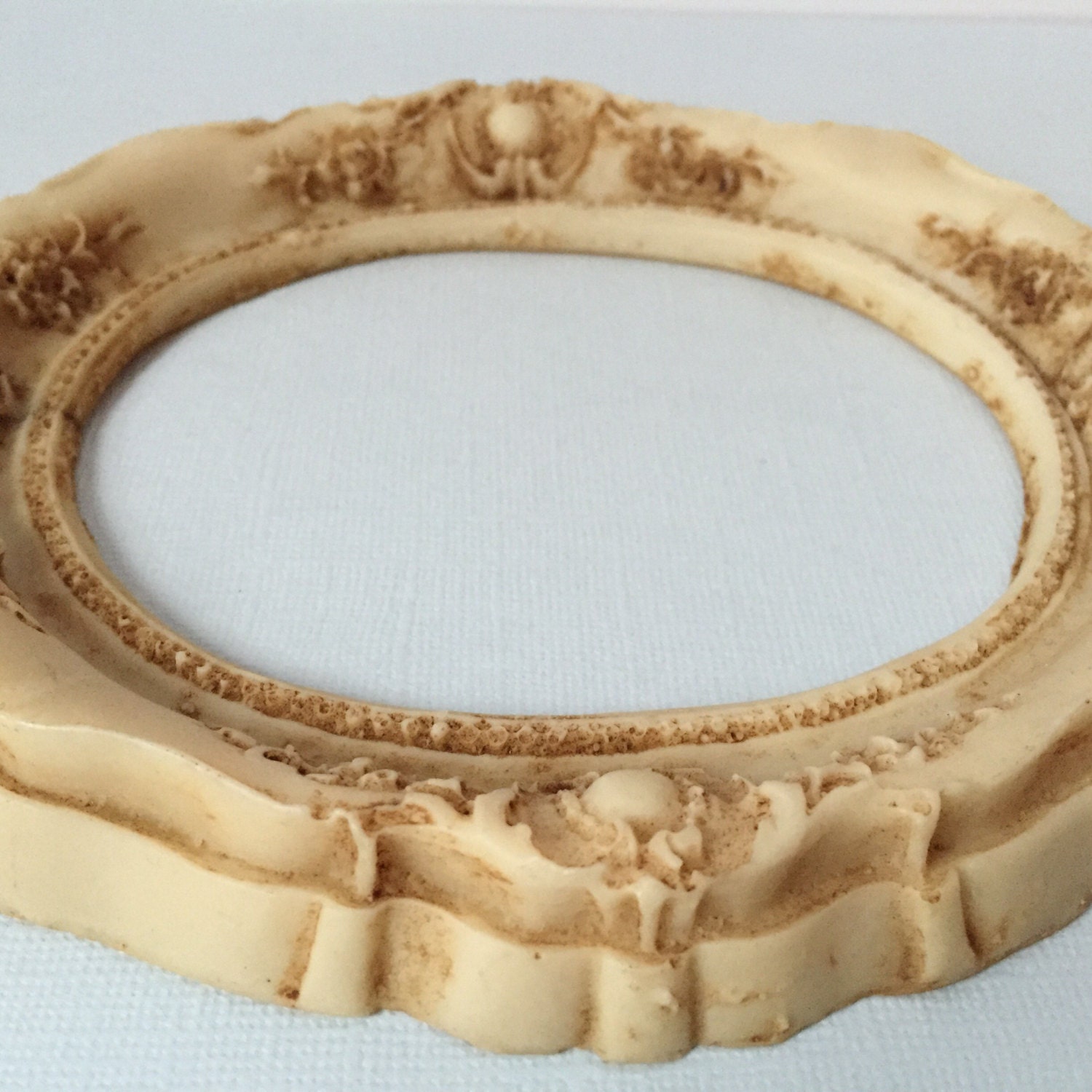 CARVED HORN Frame Ornate Oval Frame Hencho En Frame