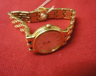 Ladies SEIKO gold plated stainless steel back nbr IN00 1A00 2N6315 watch