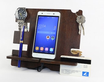Fathers Day Gift from Daughter, Dad Gifts, Personalized Gift for Dad, Gifts for Dad from Son, Gift from Wife, Wood Docking Station
