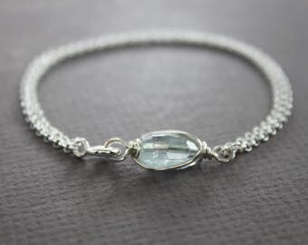 Aquamarine oval shape stone sterling silver bracelet, stone bracelet, aquamarine jewelry, dainty bracelet, chain bracelet
