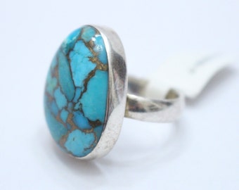 Oval Shaped Turquoise 925 Sterling Silver Ring Size 7
