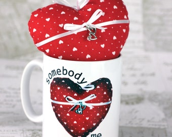 Personalised heart mug with matching soft fabric stuffed heart "Somebody loves me", great for mothers day