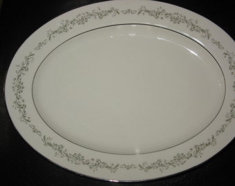 11" Oval Serving Platter in Parkridge by Noritake
