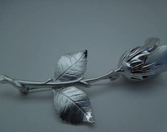 Brooch vintage silver tone rose