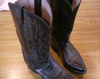Pair of Preowned Cowgirl Cowboy Boots 4 1/2 B Size, Leather