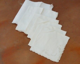 Vintage 40s Mis Matched White Napkins/ Hankies With White Lace Trim /Shabby Chic /Wedding Decor