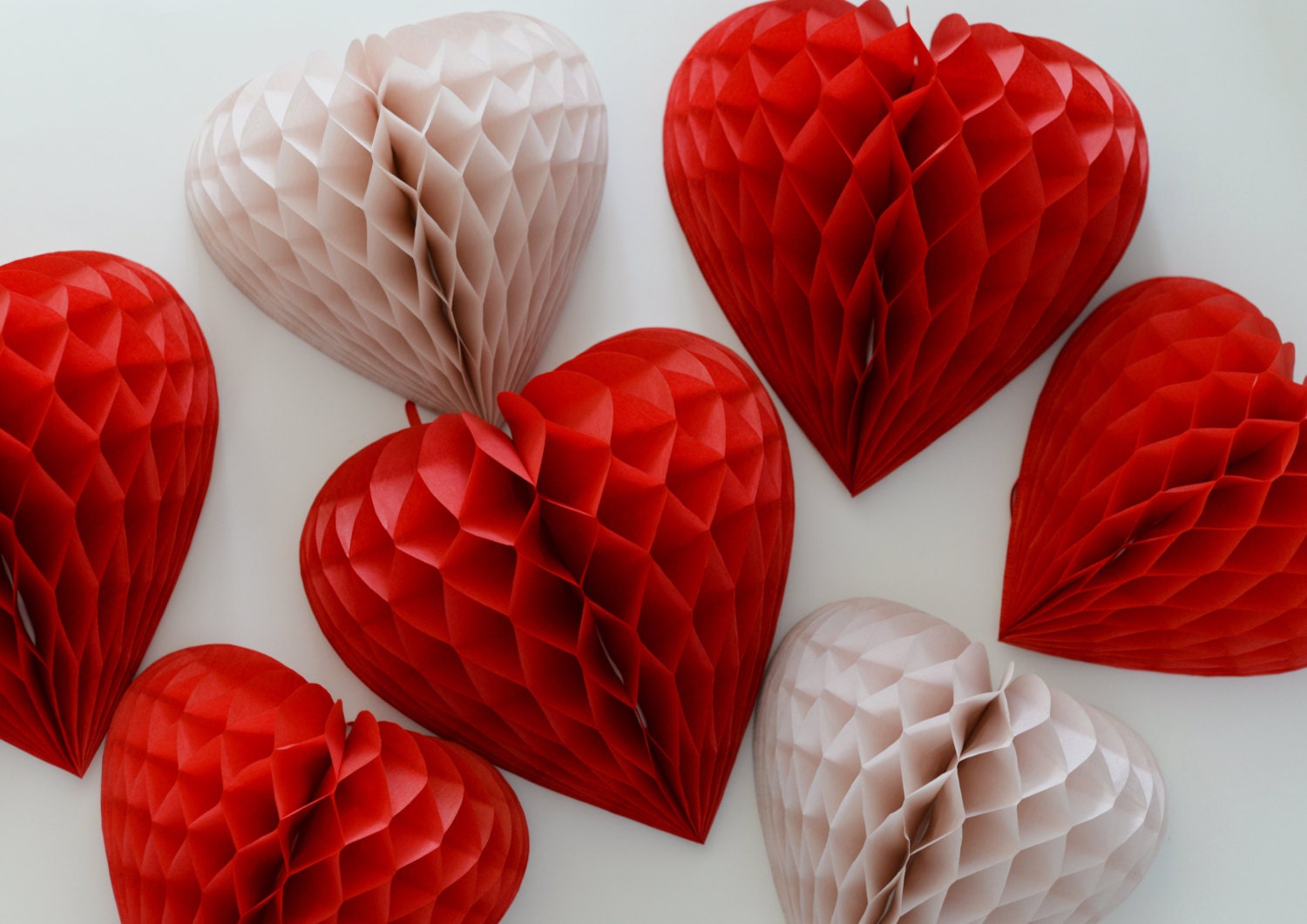 4-heart-shaped-honeycomb-decorations-set-custom-color